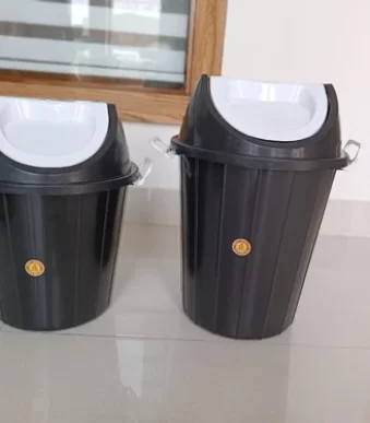 plastic-swing-dustbin-500x500